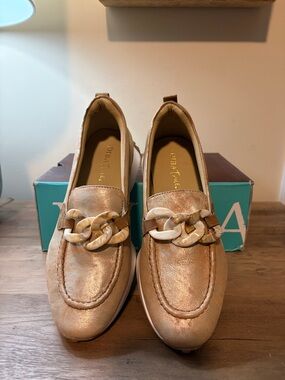 Diba True Kind Words Sneakers - Size 9, NWT